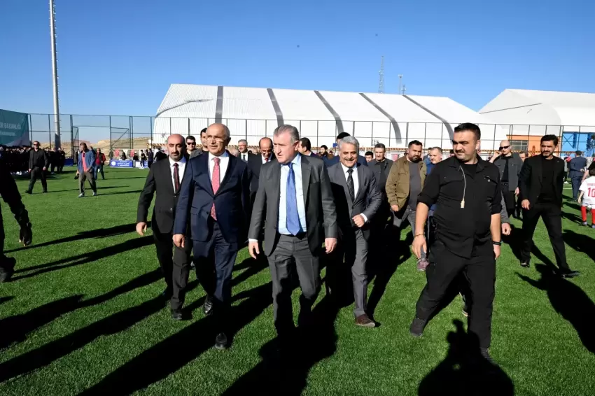 Bakan Baktan Malatyada Melekbaba Spor Tesisine tam not
