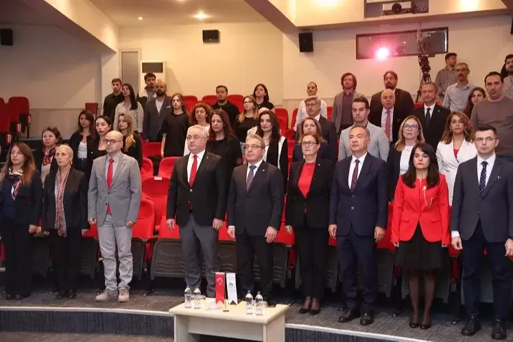 İzmirin üniversiteleri Cumhuriyetin kazanımlarını konuştu