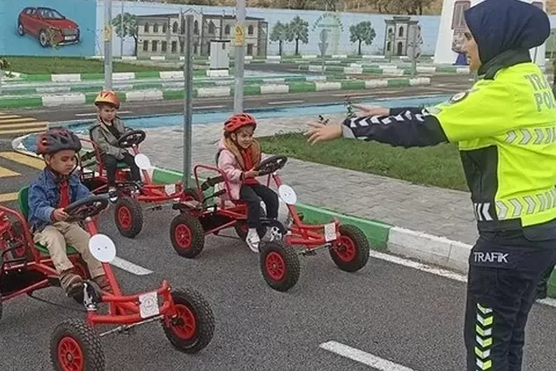 Kilis Trafik Eğitim Parkında öğrencilere trafik eğitimi