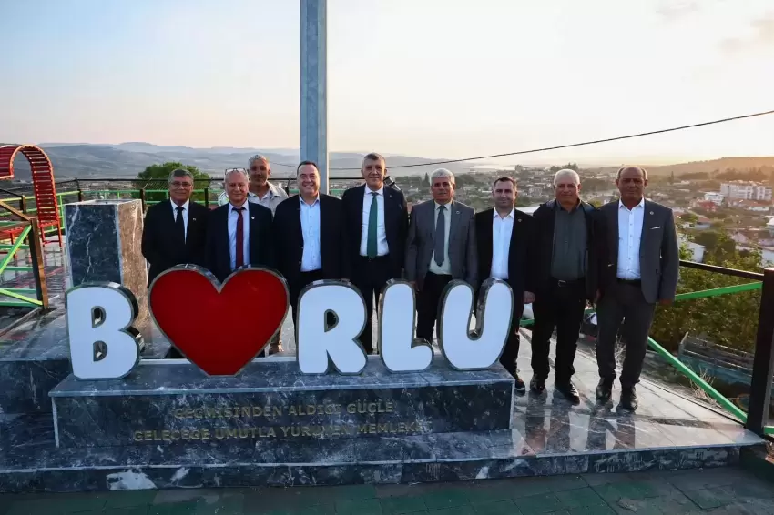 Manisa Köprübaşında balıkçının yüzü güldü