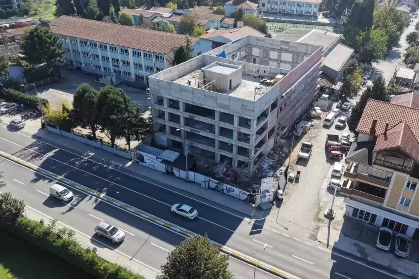 Sapancada gençlerin yeni merkezi yükseldi