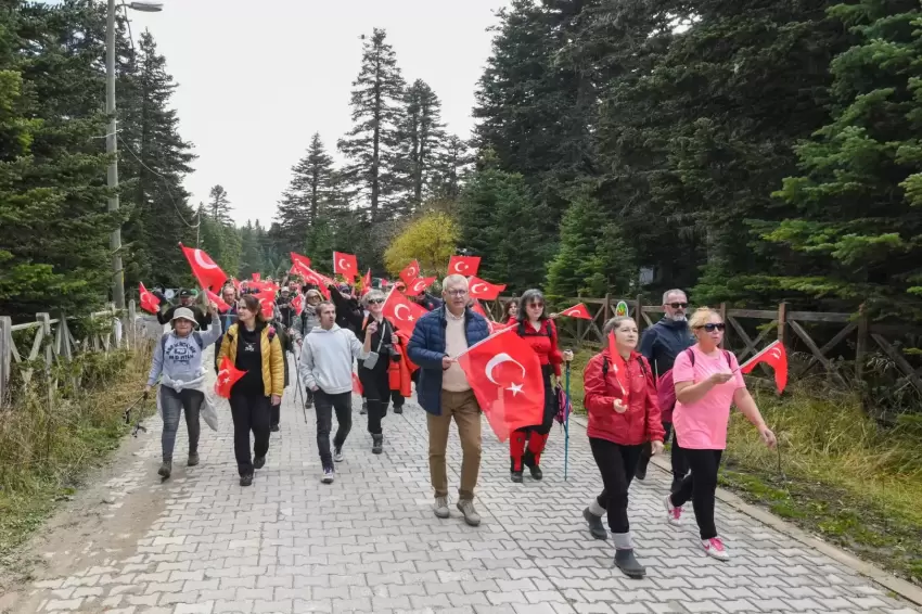 Cumhuriyet coşkusu Uludağın zirvesinde yaşandı