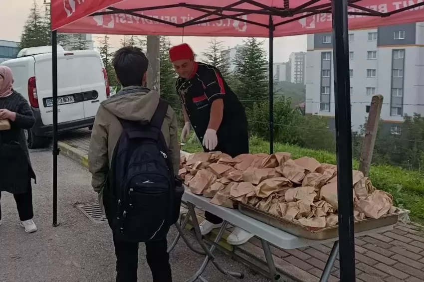 Kocaelide İzmit Belediyesi Beslenme Saati Projesine devam ediyor