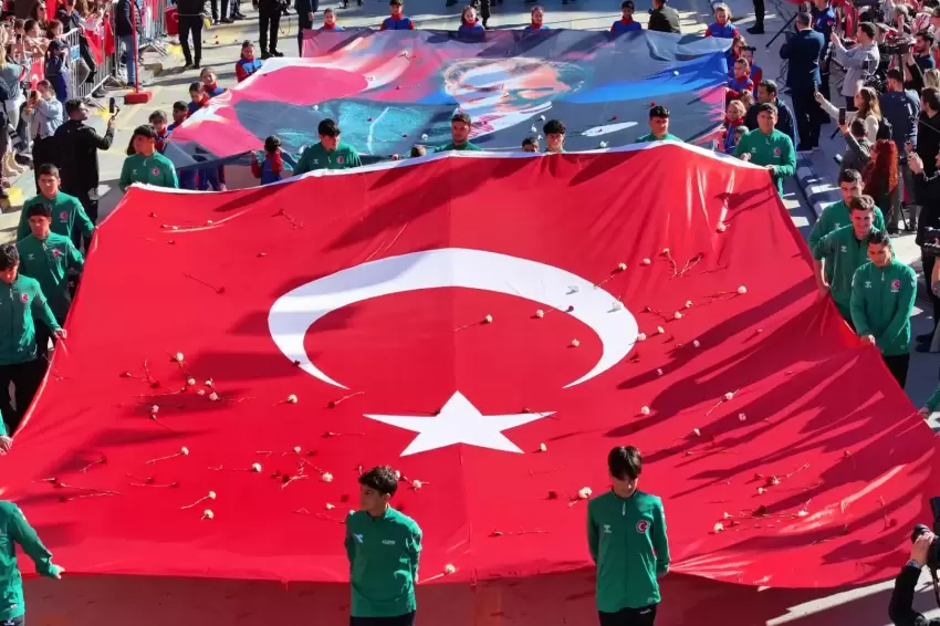 Cumhuriyet coşkusu Manisayı saracak