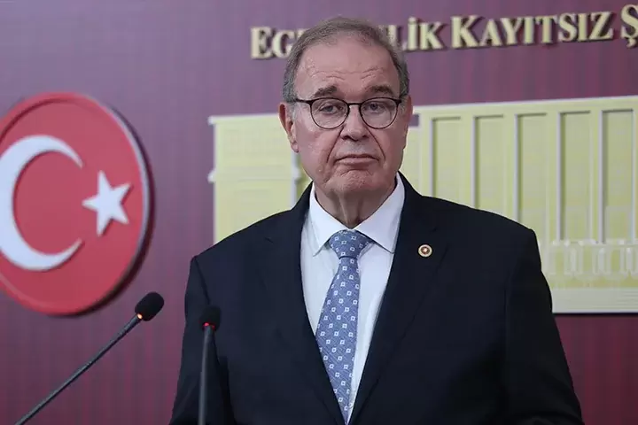 CHP ile Yeni Parti arasında aidat tartışması CHPli Öztrak: Para CHPnin parasıdır