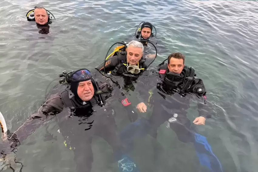 Marmara Denizinde deniz çayırları pinalara yakın mercek