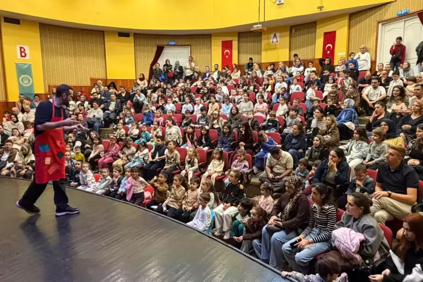 Bursada Yıldırımlı çocuklar ‘Evden Uzakta ile tiyatroyla buluştu