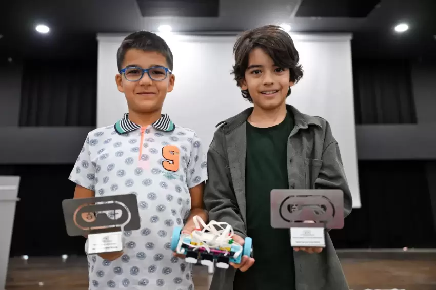 Mersinin genç yetenekleri robotikte Türkiye derecesi elde etti