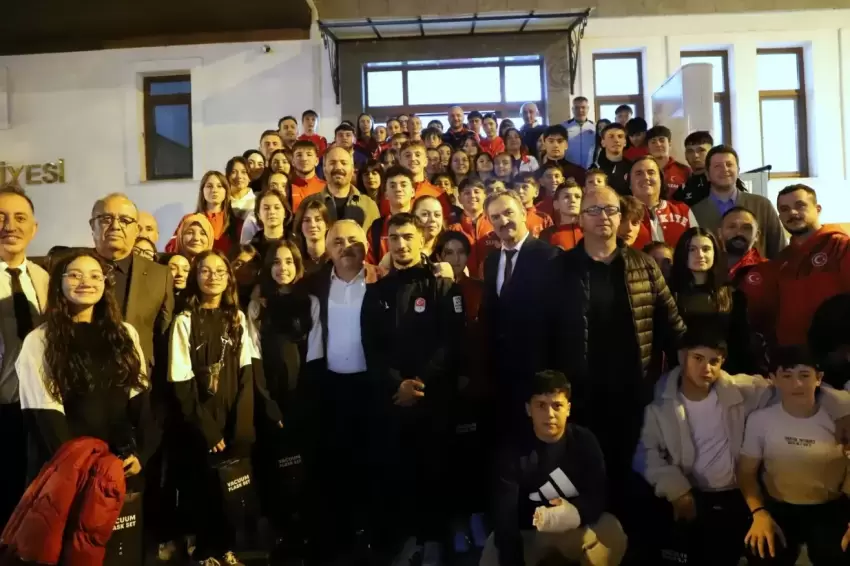 Şampiyon sporcular buluştu