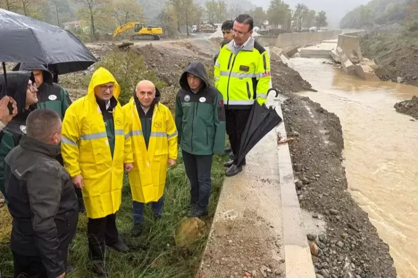 Yalovada sel sonrası taşkın mesaisi