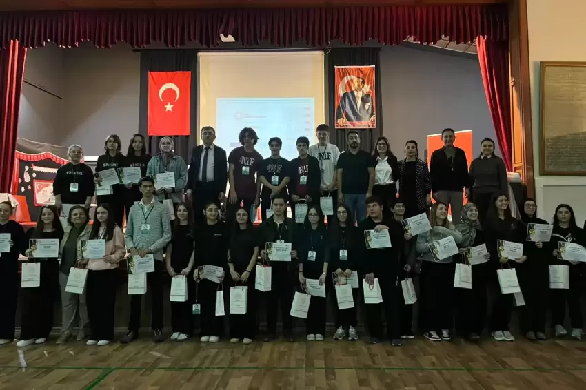 Bilgi yarışmasına şampiyon Nilüfer