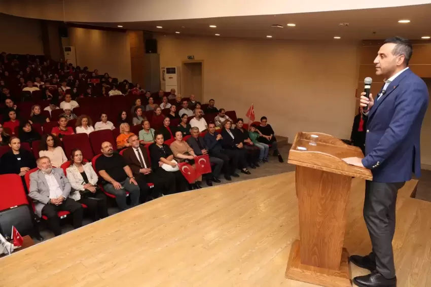 İzmir Çiğlide Cumhuriyet coşkusu fotoğraf sergisi ile taçlandı