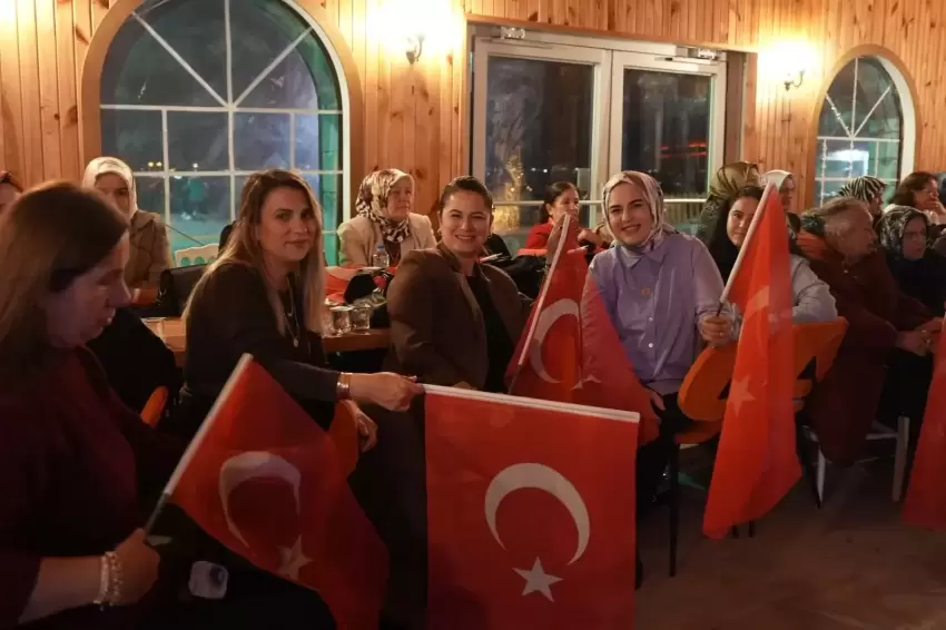 Düzceli kadınlardan 29 Ekime fasıl geceli kutlama