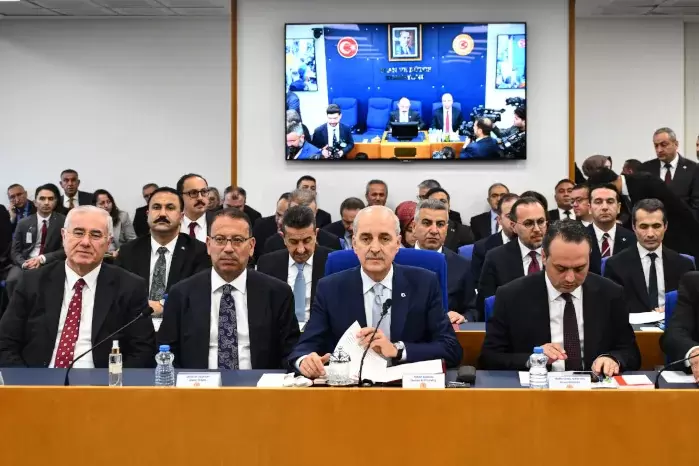 TBMMnin 2027 bütçesi netleşti... Başkan Kurtulmuştan 33,8 milyar TLlik teklif