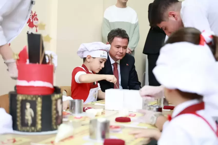 Bursa Osmangazide Cumhuriyet coşkusu kreşlere taştı