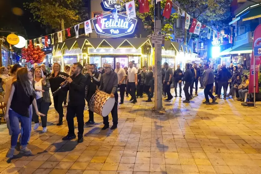 Cumhuriyetin 103. yılında mübadil davulu çalındı