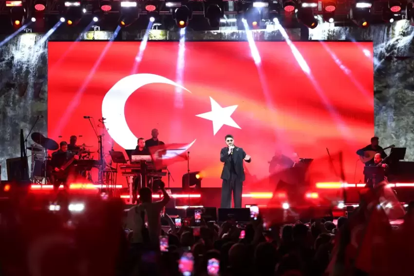 Cumhuriyet coşkusunu Semicenk ile yaşadılar
