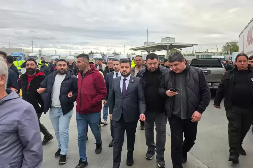 Kapıkulede tır şoförlerinin vize isyanı Yazgandan hizmet pasaportu çağrısı
