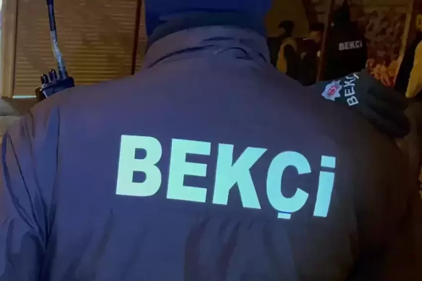 İstanbulda okul önündeki tartışma... Bekçi, veliyi ayağından vurdu
