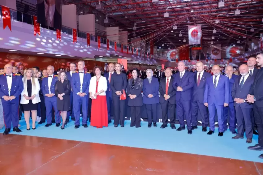 Kayseri Büyükşehirden Cumhuriyet resepsiyonu