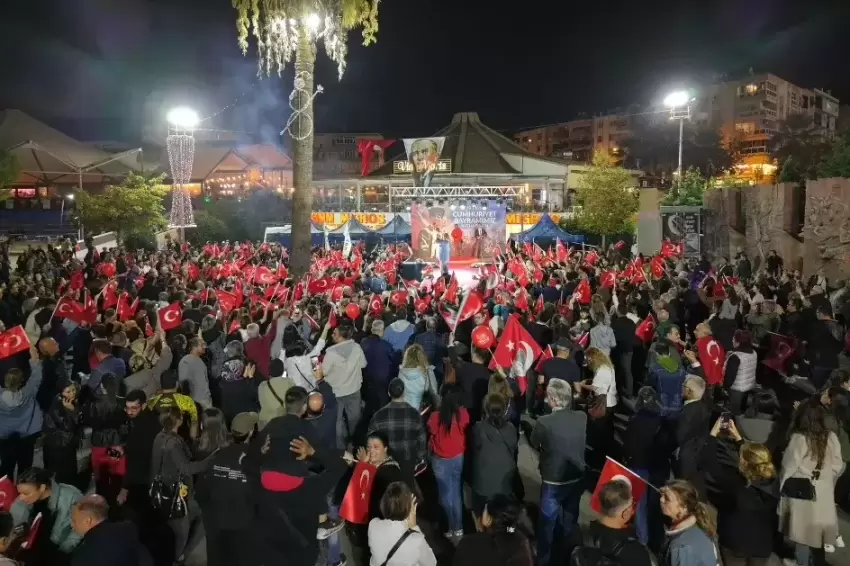 Karabağlarda Cumhuriyetin 103.yılı coşkusu