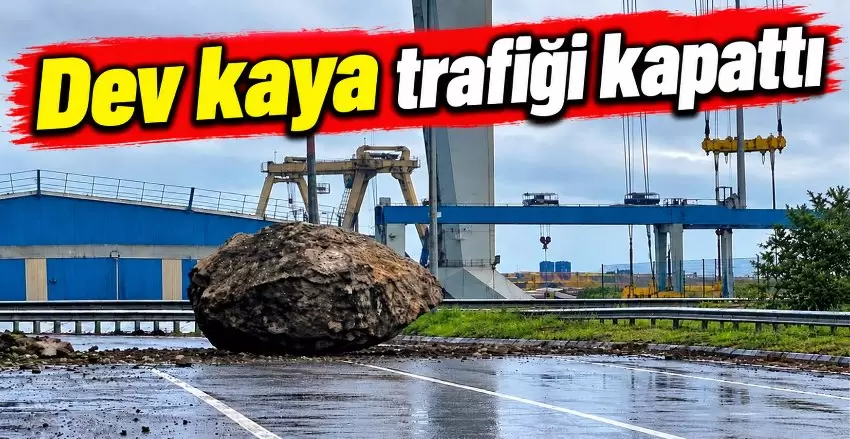 Ereğli–Alaplı yolunda tehlike Dev kaya yolu kapattı