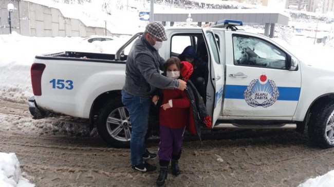 Küçük İrem hastaneye ulaştırıldı