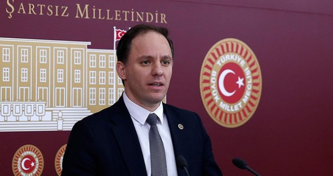 Logo tartışması sürüyor