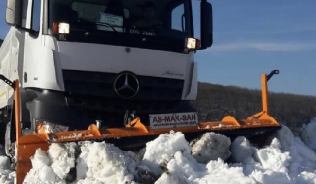 İl özel idaresinden şaşırtan cevap: “Kamyonlar 40 cm kar için alındı”