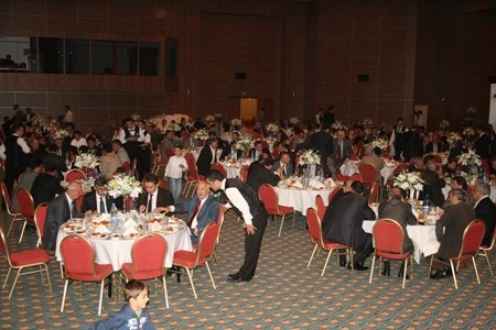 Bileti sattılar, yemeğe almadılar