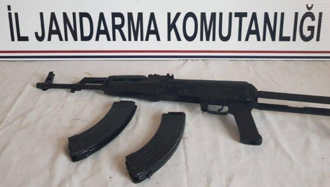 Kaleşnikof satış teşebbüsü karakolda bitti