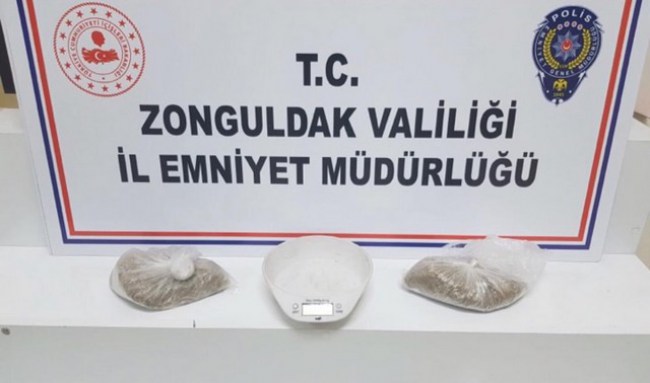 350 gram uyuşturucu ile yakalandı