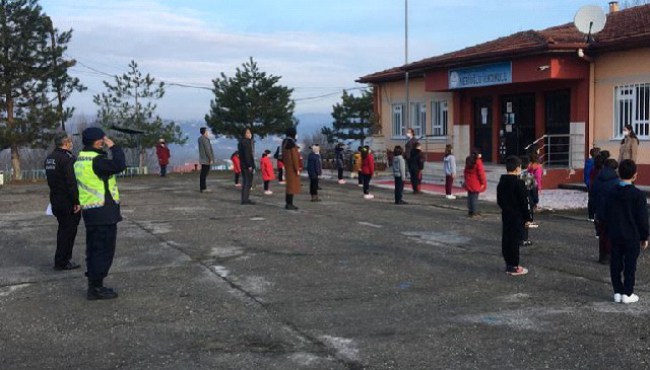 Pandemi kuralları çerçevesinde yüz yüze eğitim başladı