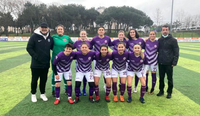 Kızlar ilk hazırlık maçını 3-1 kazandı