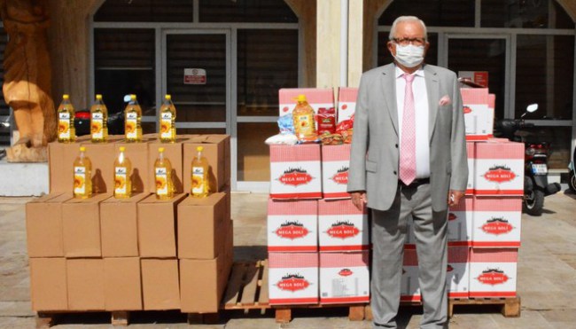 Atalay Göktepe, 50 koli gıda yardımında bulundu