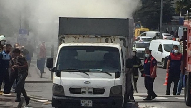 Seyir halinde alev aldı