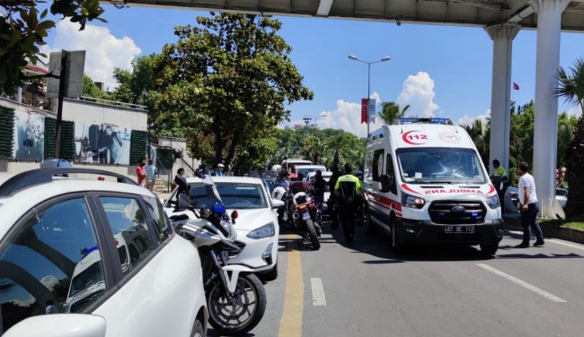 Kontrolsüz park yerinden çıkan araç kazaya sebep oldu