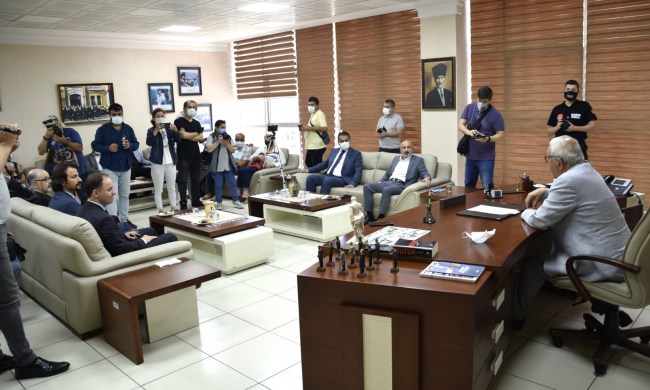 Posbıyık, Öztunç ziyaretinde ilçe teşkilatını eleştirdi: “Partiye üye yapamıyoruz”