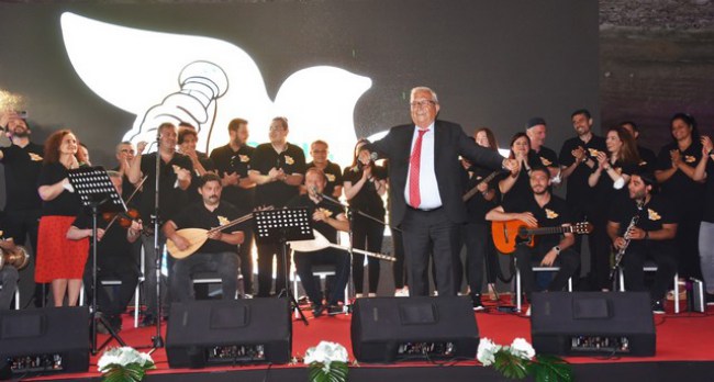 101.yıl şarkısı beğenildi