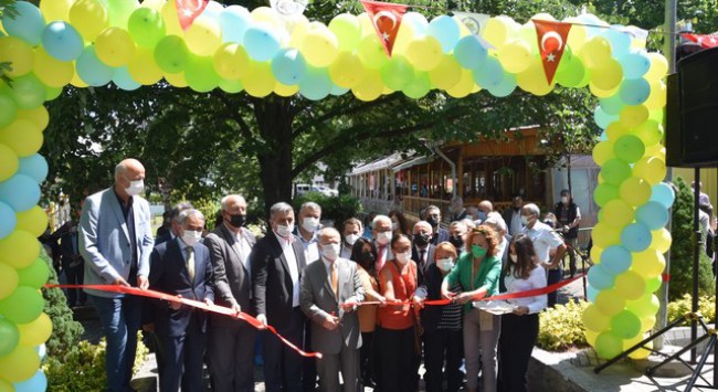 Halk Kafe’de çay 1 lira