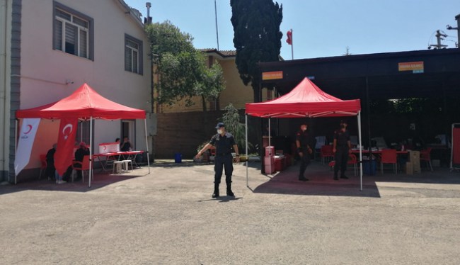 Kızılay ve Jandarma elele