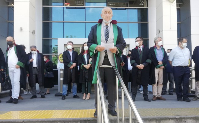 Baro avukatına sahip çıktı: “Peşini bırakmayacağız”