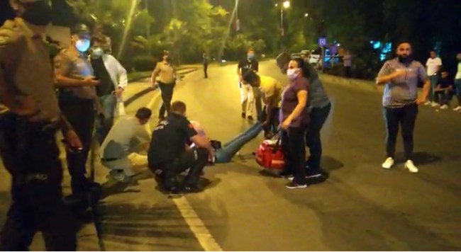 Yaya geçidinde vatandaşa çarptı