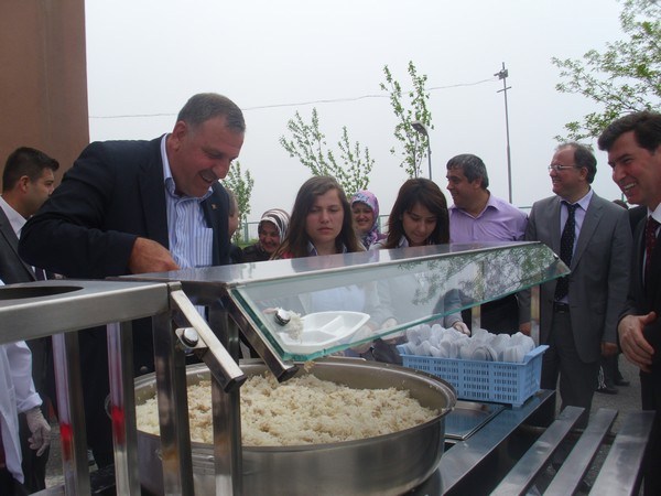 Katem7. Pilav Gününde Başkan Bektaş Pilav Dağıttı