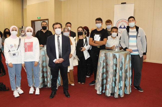 TURKOVAC Proje Lideri ERÜ'de aday öğrenciler ile buluştu
