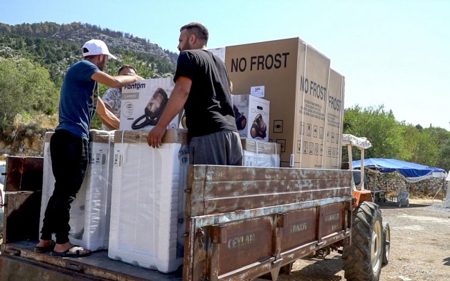 Yangın bölgelerinde Koruma Şirketleri'nden eşya desteği
