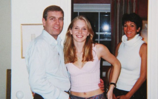 Kraliçe Elizabeth'in oğluna ‘cinsel saldırı' suçlamasıyla dava açıldı