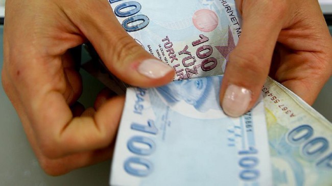 Kamu işçilerinin taban ücreti 4 bin 100 lira oldu