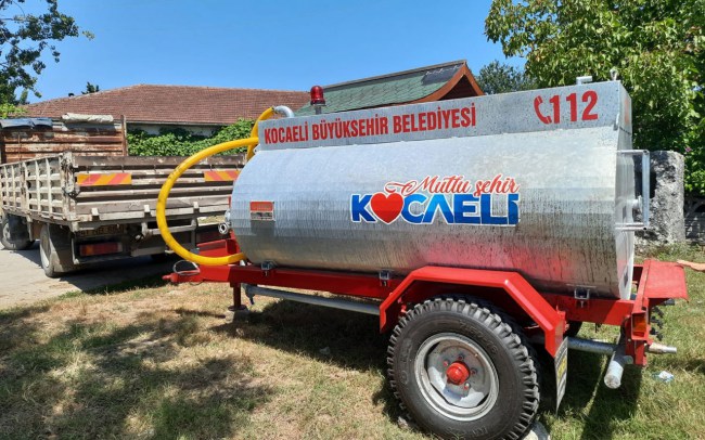 Kocaeli Büyükşehir'den kırsala su tankeri desteği