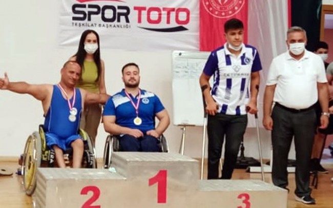 Kocaeli'nin özel sporcuları engel tanımadı